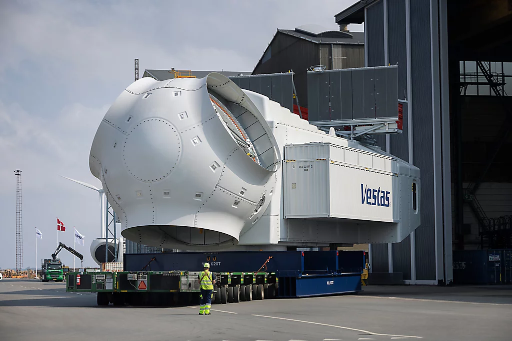 La última bestialidad de la eólica: Vestas completa el ensamblaje del prototipo de góndola de 15MW