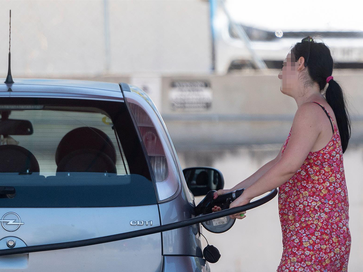 El consumo de combustibles de automoción en España cae un 4,5% en julio