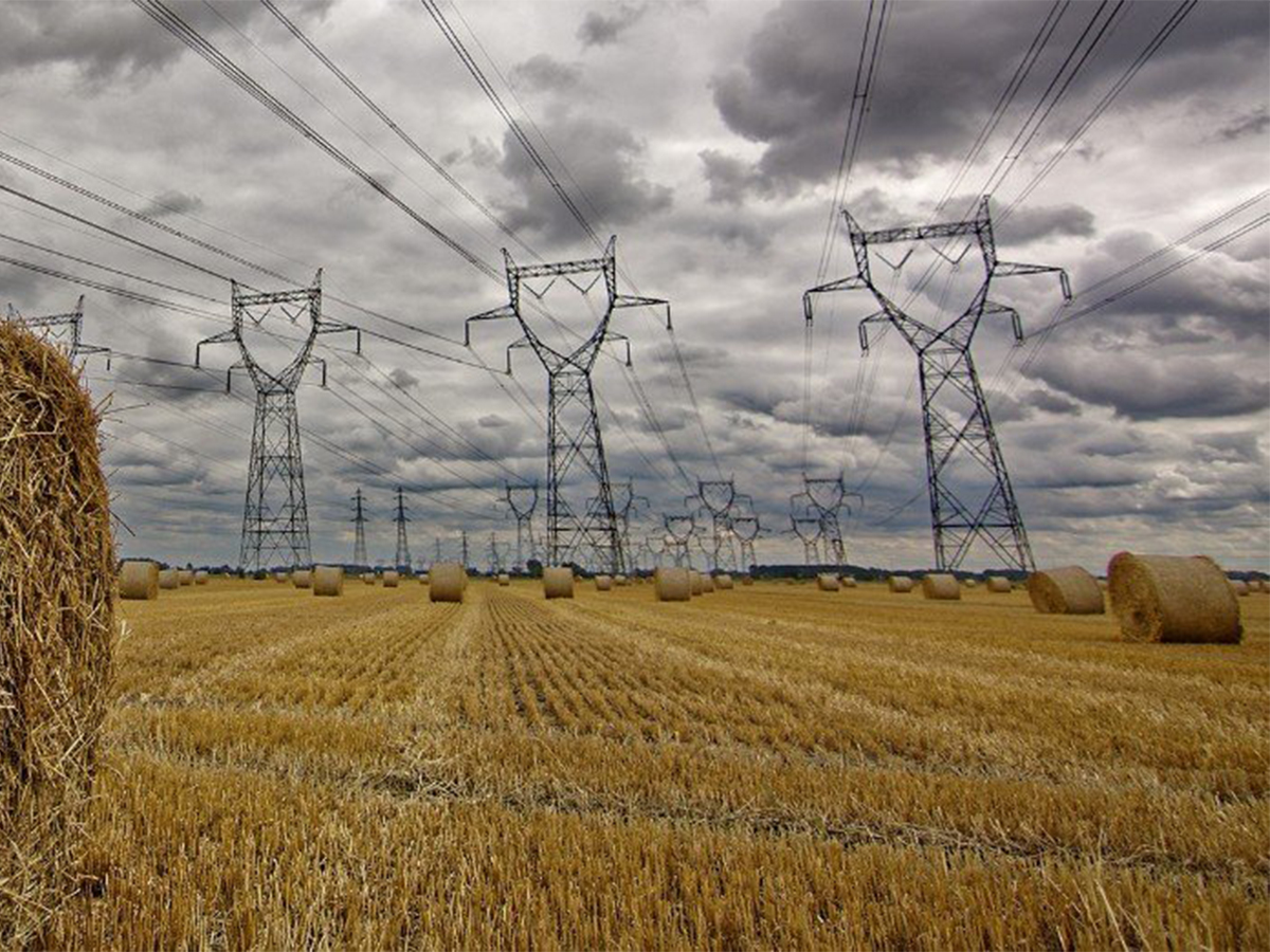 Pilones eléctricos en Francia.