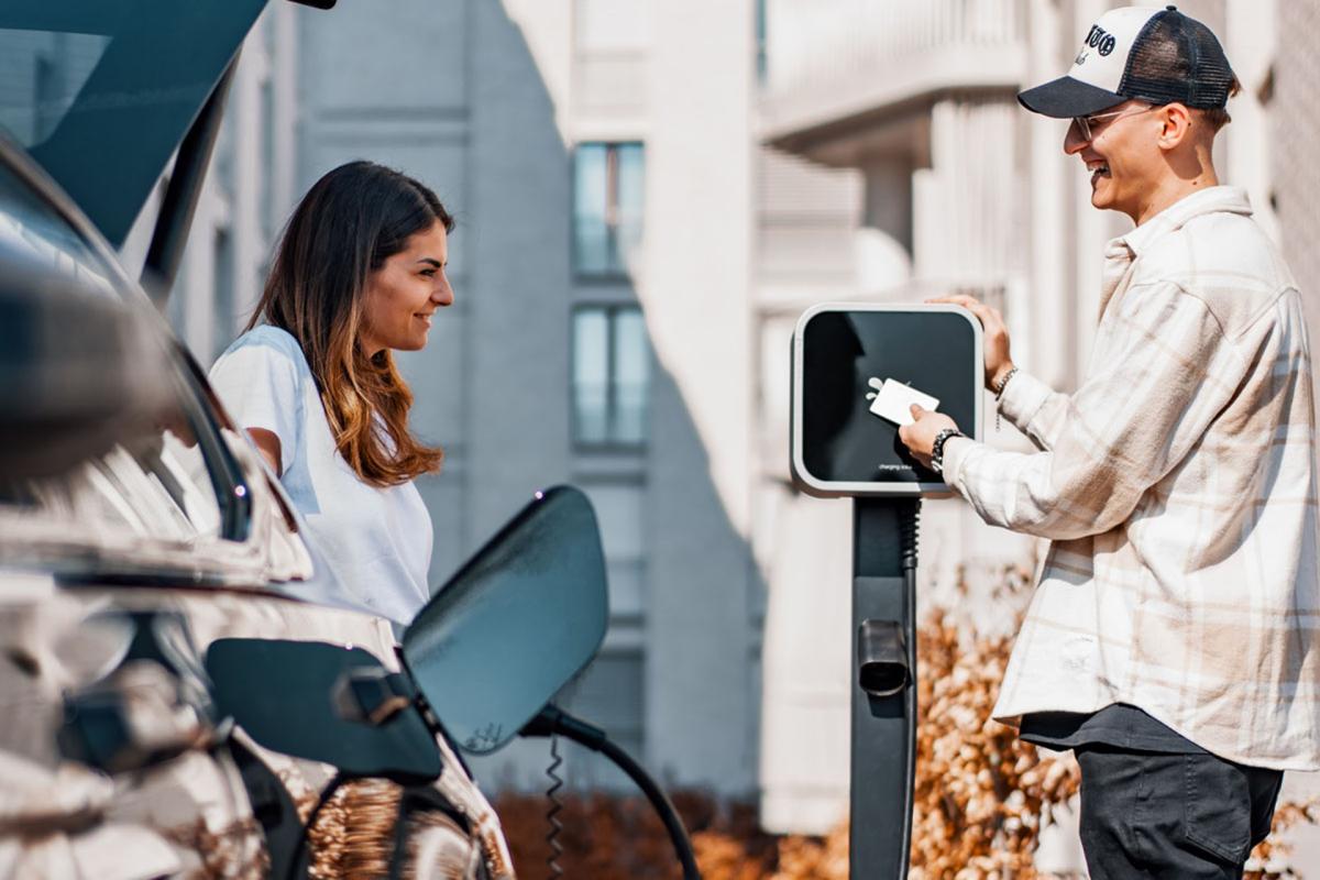 El coche eléctrico genera poco interés social