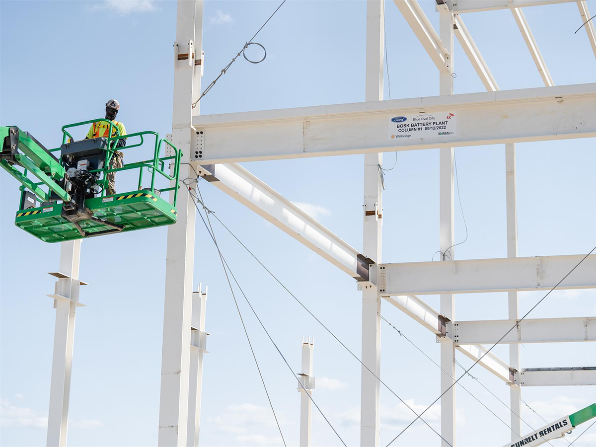 Ford inicia la construcción de su nueva planta de vehículos eléctricos y baterías avanzadas en EEUU