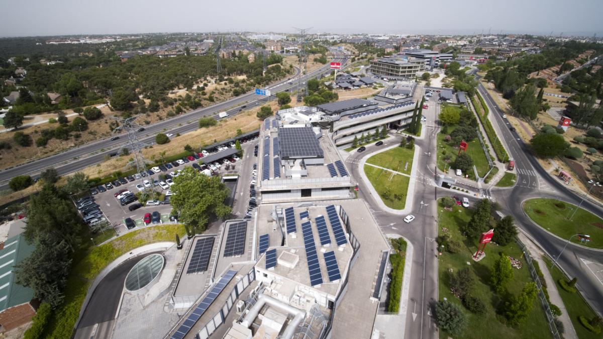 Mapfre abastecerá el 40 % del consumo de su sede central con paneles solares