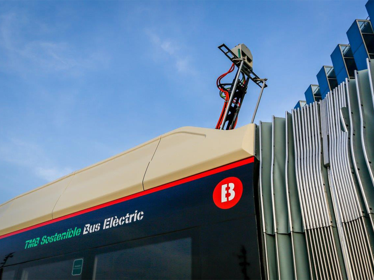 TMB y Endesa X-Dominion instalan 37 cargadores rápidos en la cochera de buses del Triangle