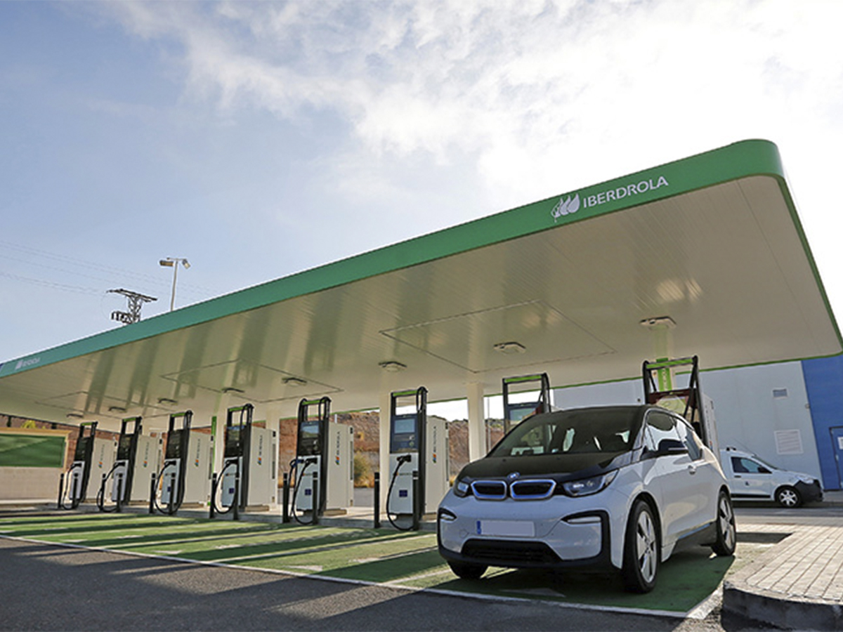 Iberdrola instalará trece puntos de recarga de coche eléctrico en Galicia