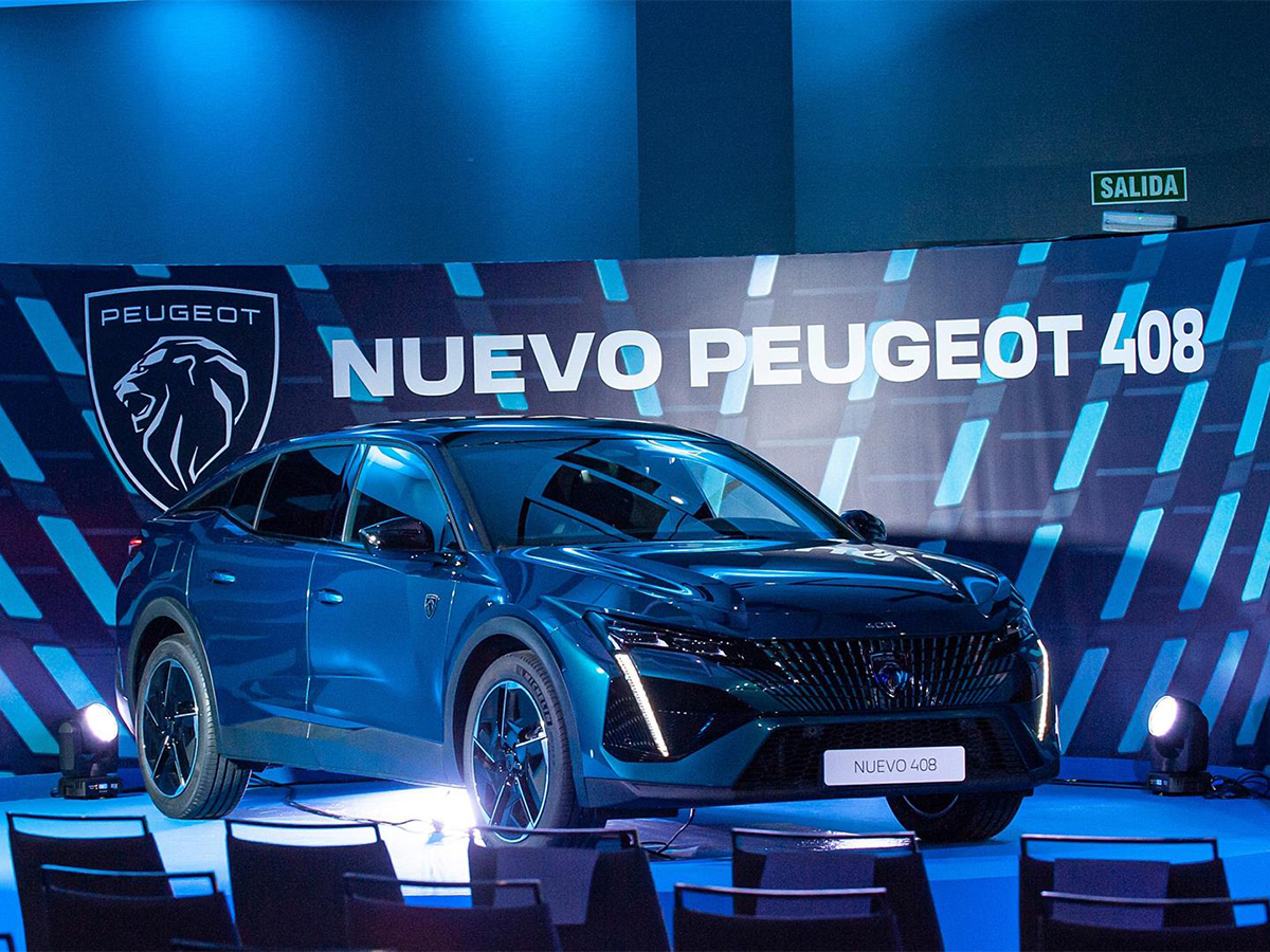 El Peugeot 408 llega al mercado con dos motorizaciones híbridas enchufables y sin versión diésel