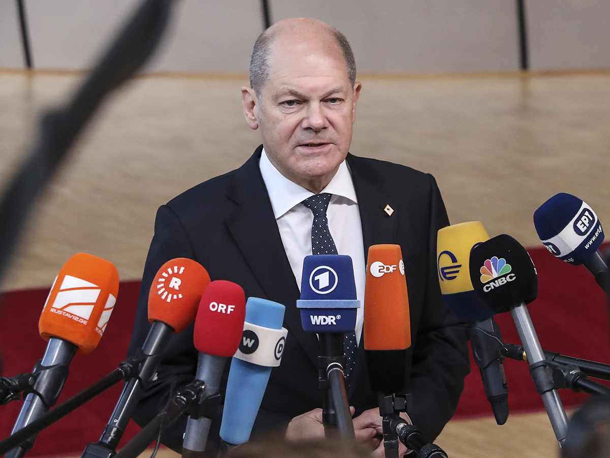 Scholz defiende la "coordinación" frente a un tope comunitario a los precios del gas