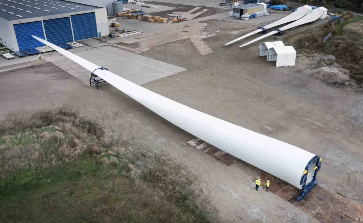 Vestas presenta una gigantesca pala de 115,5 metros para su turbina eólica marina de 15MW