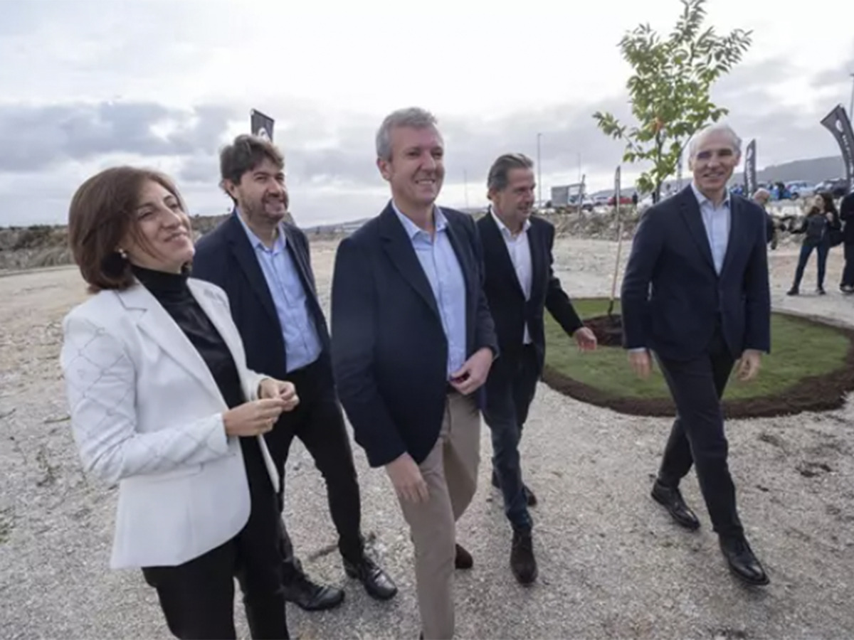 El presidente de la Xunta avanza una reunión sobre el proyecto de metanol verde y urge los Next Generation