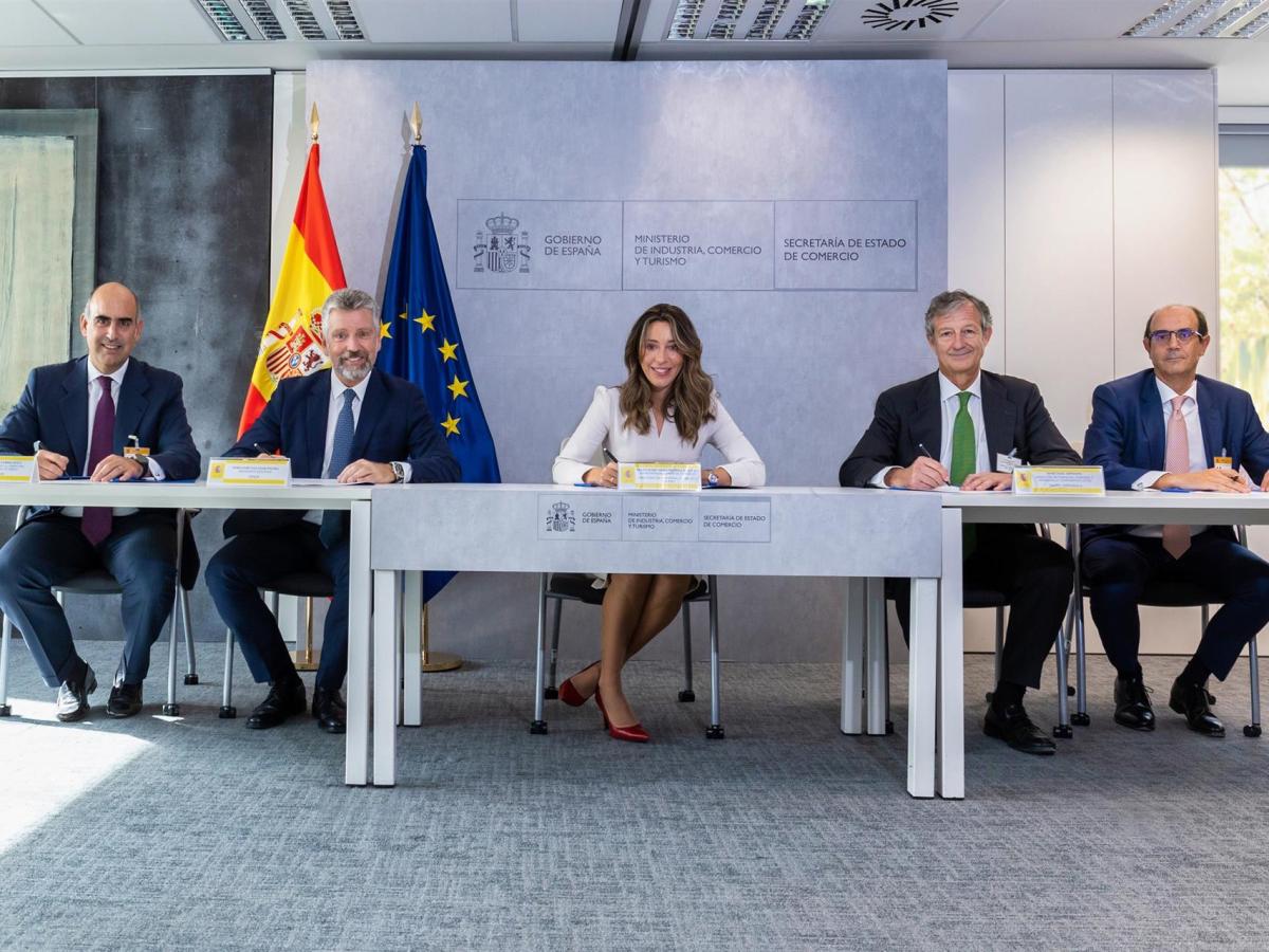 Iberdrola, CaixaBank y BNP Paribas firman un préstamo sindicado verde por 500 millones con cobertura de Cesce