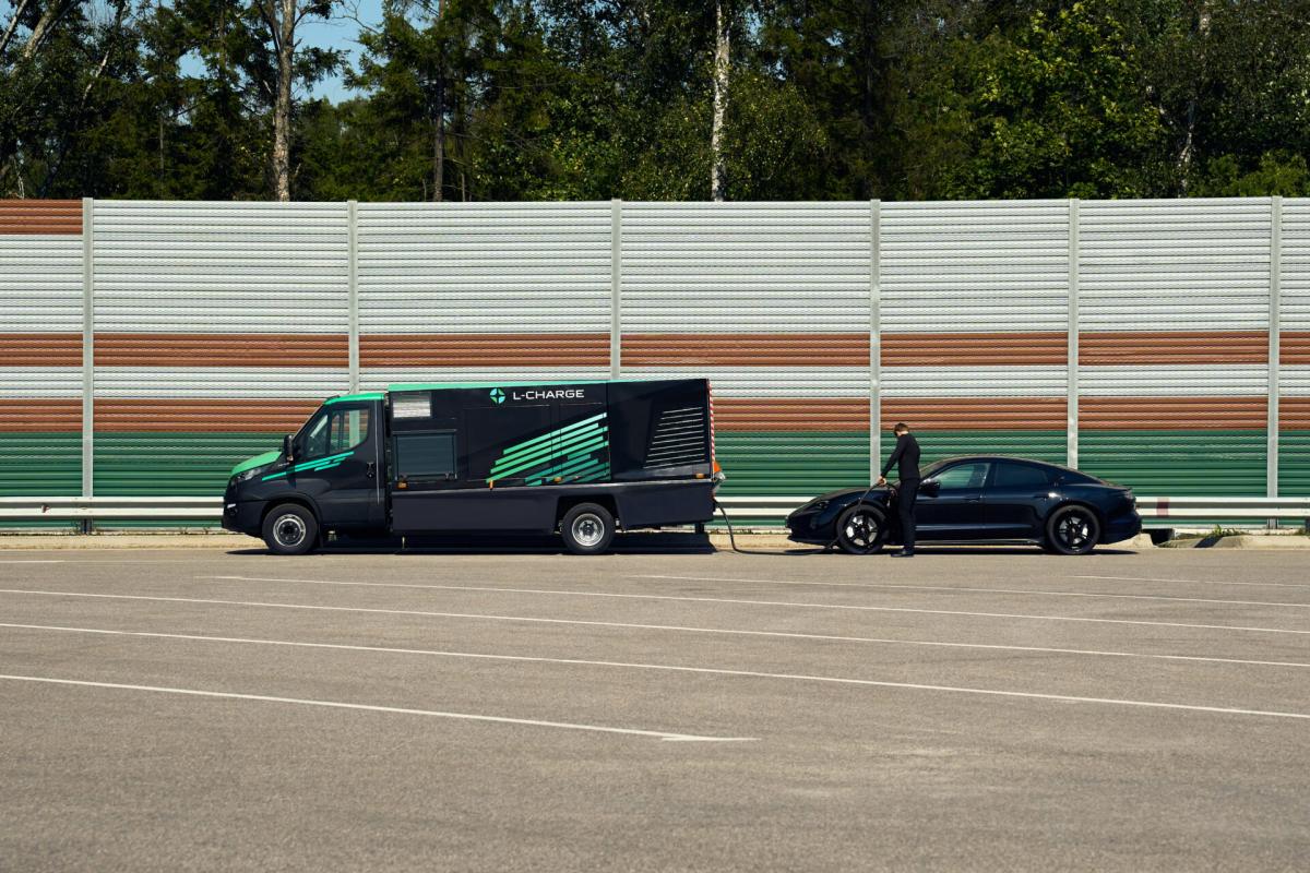 El primer servicio de recarga móvil ultrarrápida de vehículos eléctricos del mundo se pone en marcha en Madrid