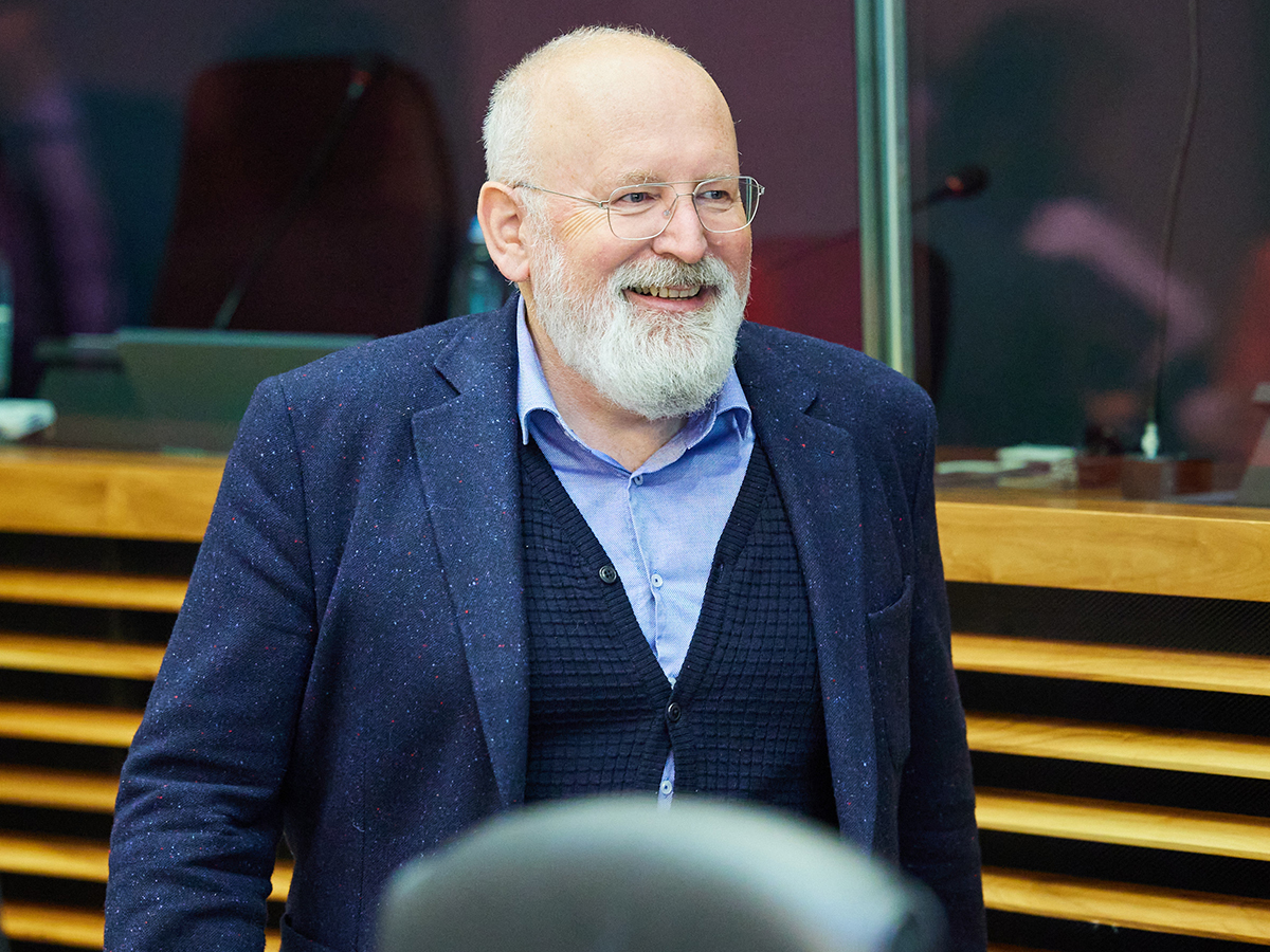 La UE dice que seguirá quemando carbón y buscando gas durante al menos 3 años