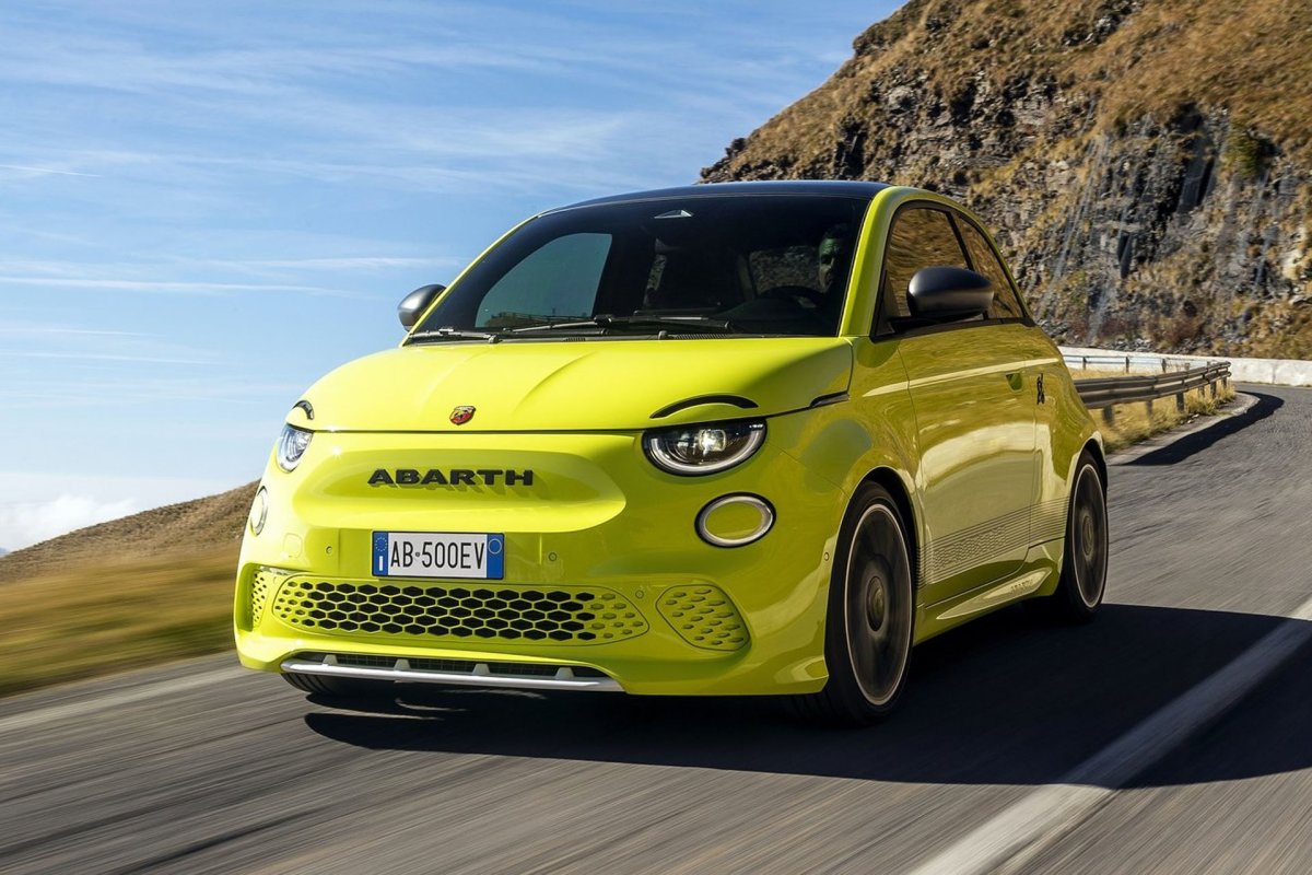 Abarth 500e: el escorpión se enchufa