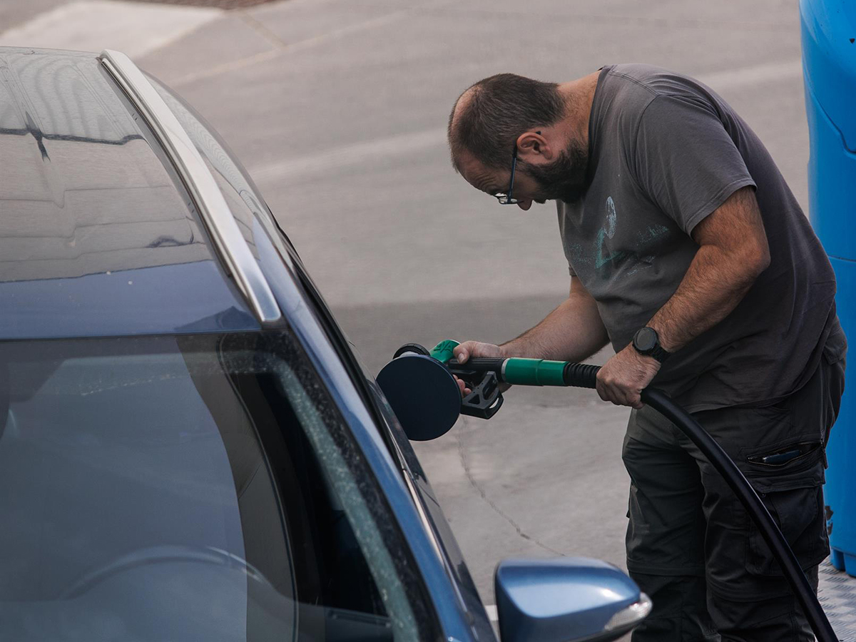 Los gasolineros piden al Gobierno "diálogo" para evitar otro "caos" con la bonificación a los carburantes