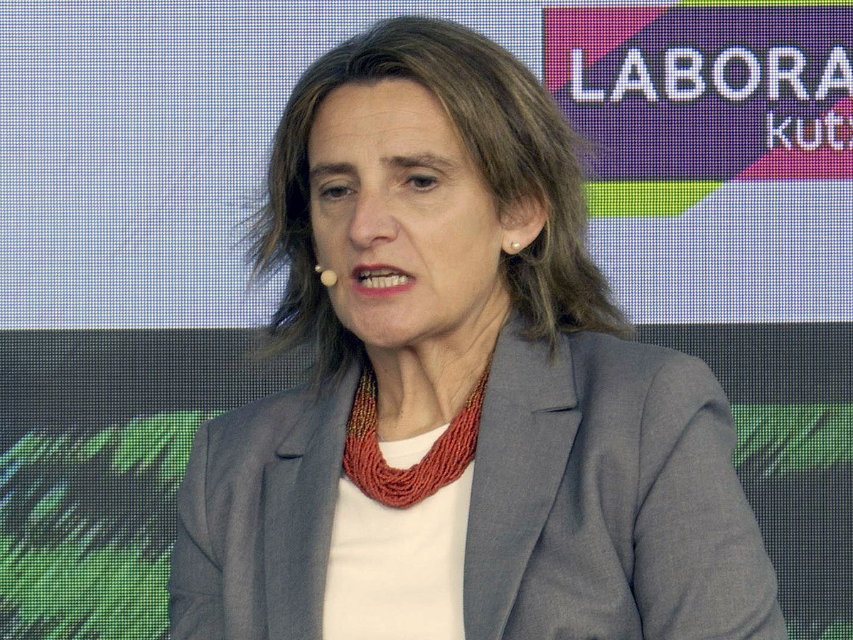 Ribera dice que las medidas del Gobierno generan un "diferencial muy importante" en los precios de luz y gas