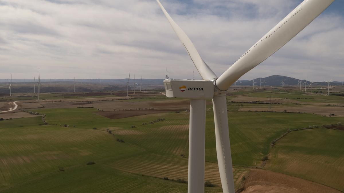 Repsol compra Asterion Energies por 580 millones y una cartera de 7.700 MW en proyectos renovables