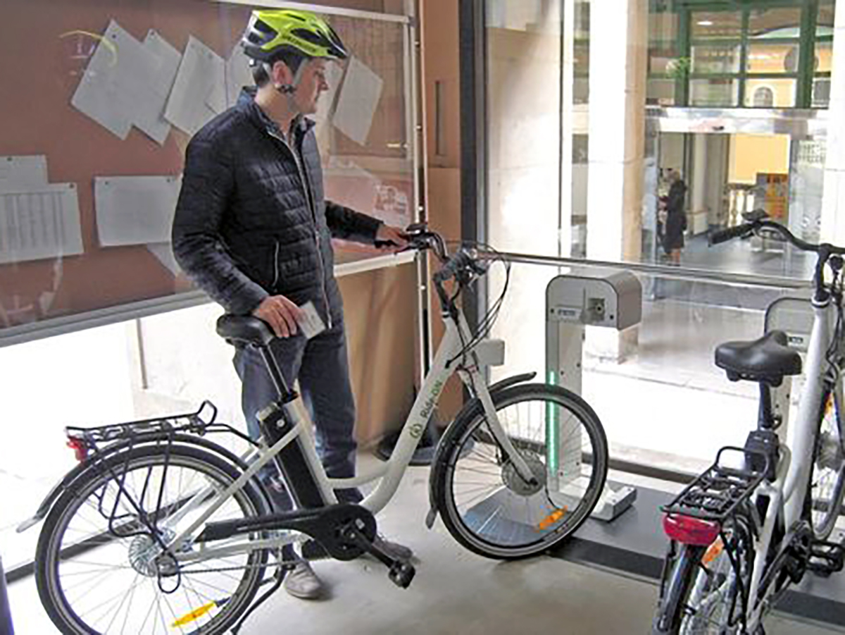 El uso de bicicleta eléctrica en ciudad permite ahorrar más de 2.000 euros anuales respecto a un turismo