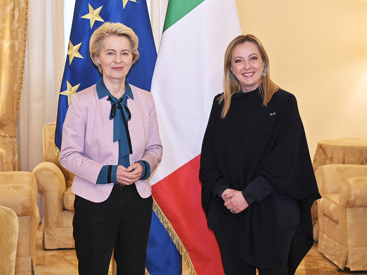 Ursula von Der Leyen  y Giorgia Meloni, presidente de Italia. 