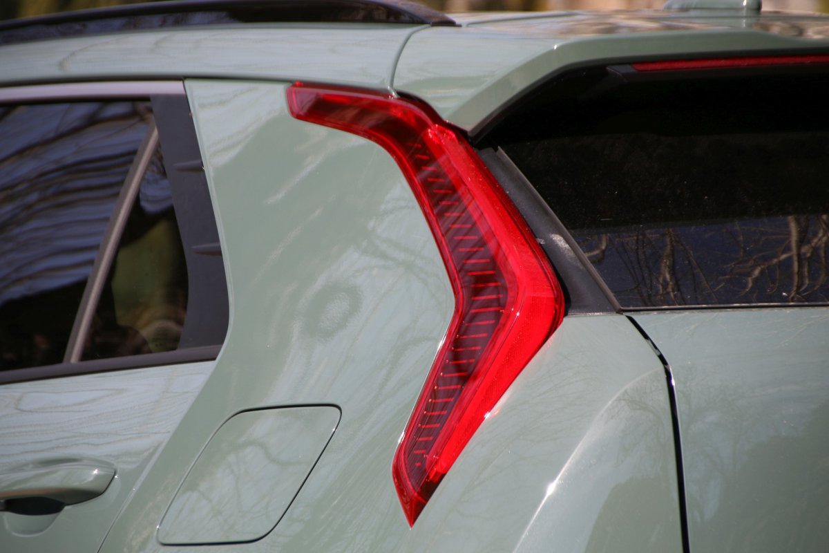 También puede elegirse con motores híbridos e híbridos enchufables.