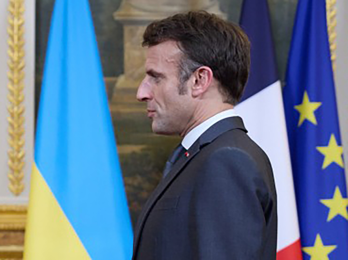 Macron acuerda con Arabia Saudí prorrogar el suministro adicional de diésel a Francia