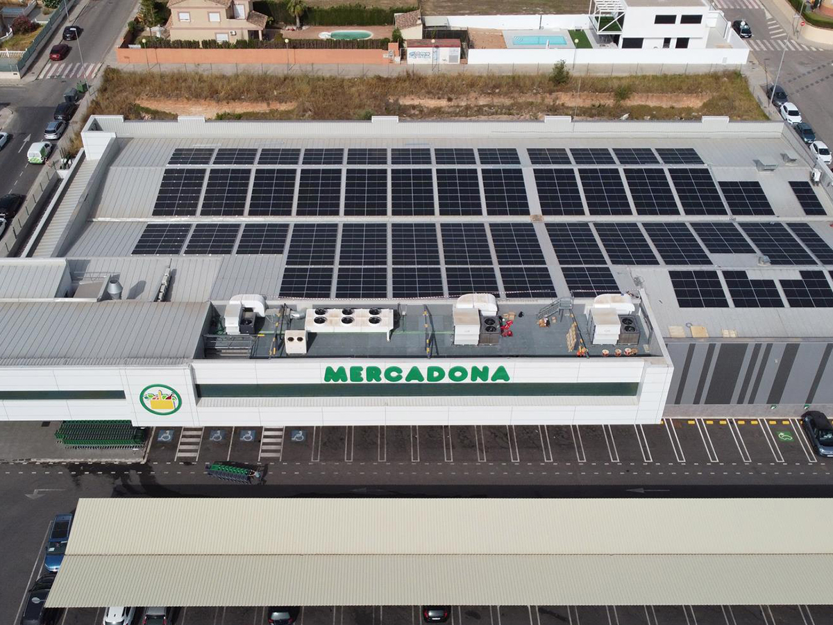 Mercadona invertirá 60 millones en instalar paneles solares durante 2023