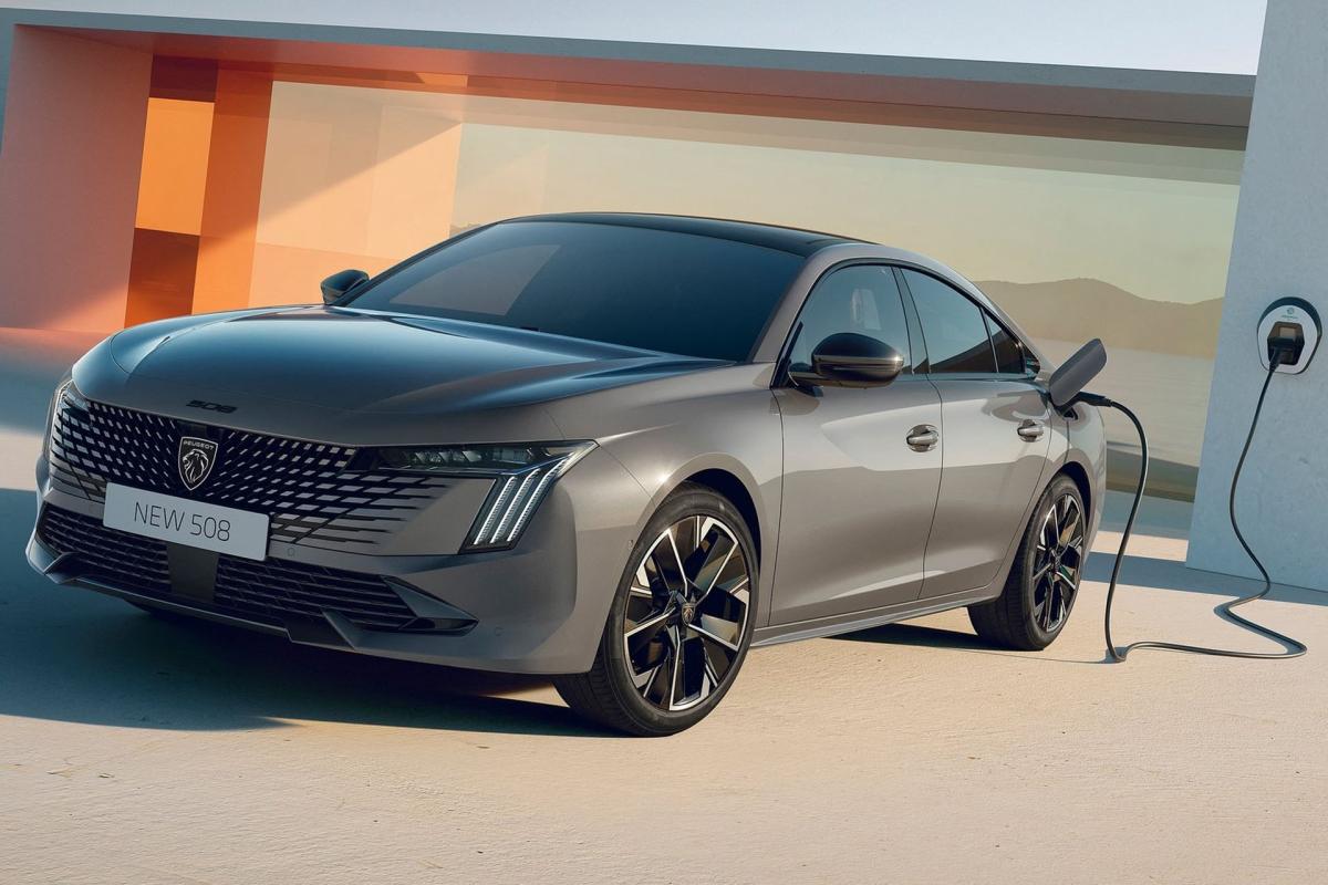 Peugeot 508 2023: triplete phev