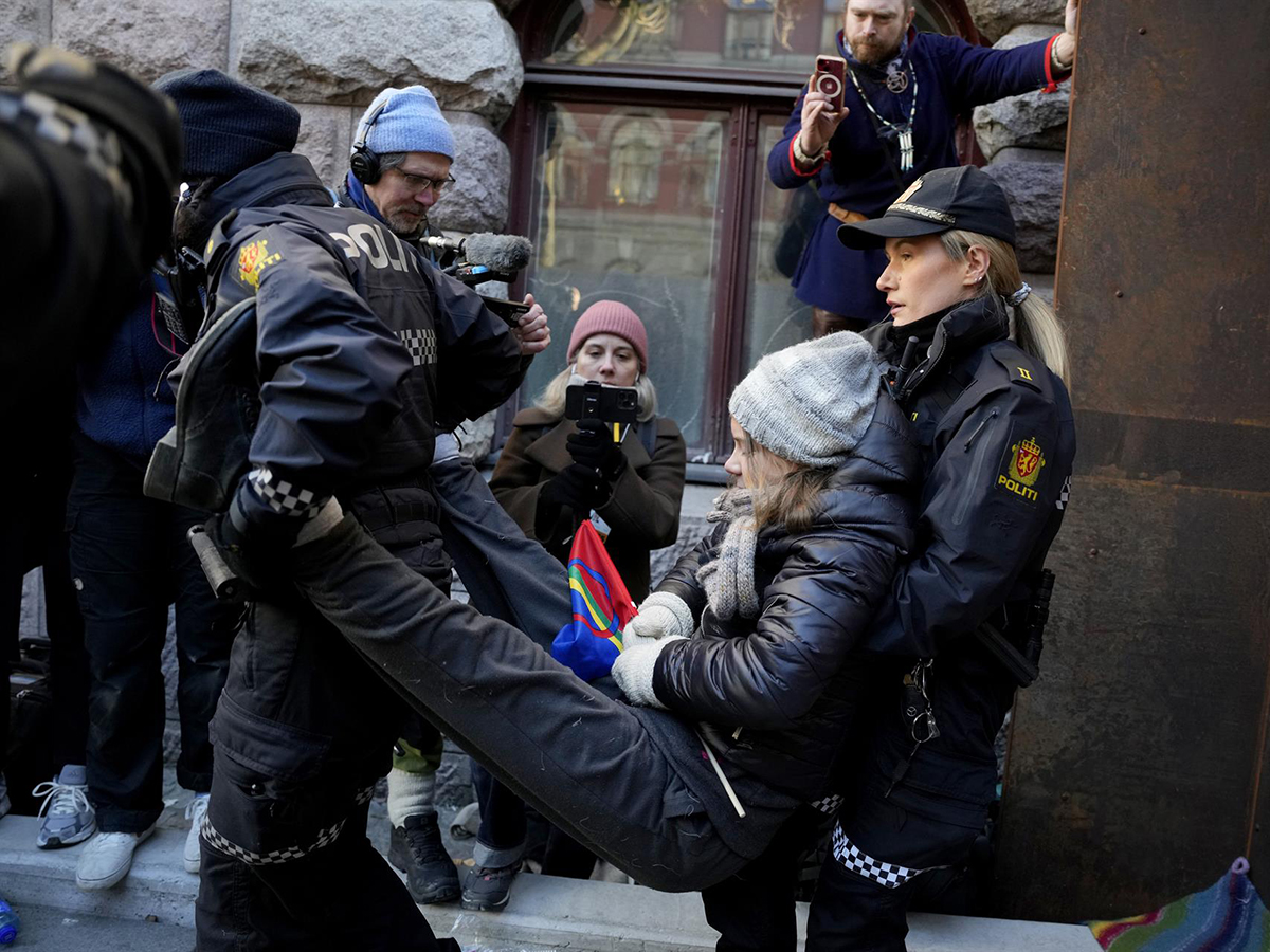 Greta Thunberg, detenida por ir contra unos parques eólicos que desalojarían a la comunidad Sami en Noruega