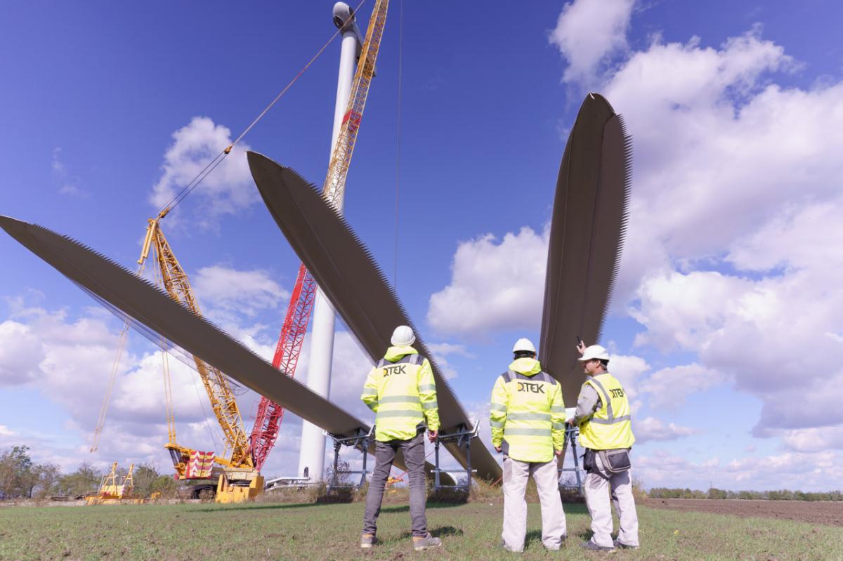 Construyen en plena guerra la primera fase de un proyecto eólico de 500 MW en Ucrania