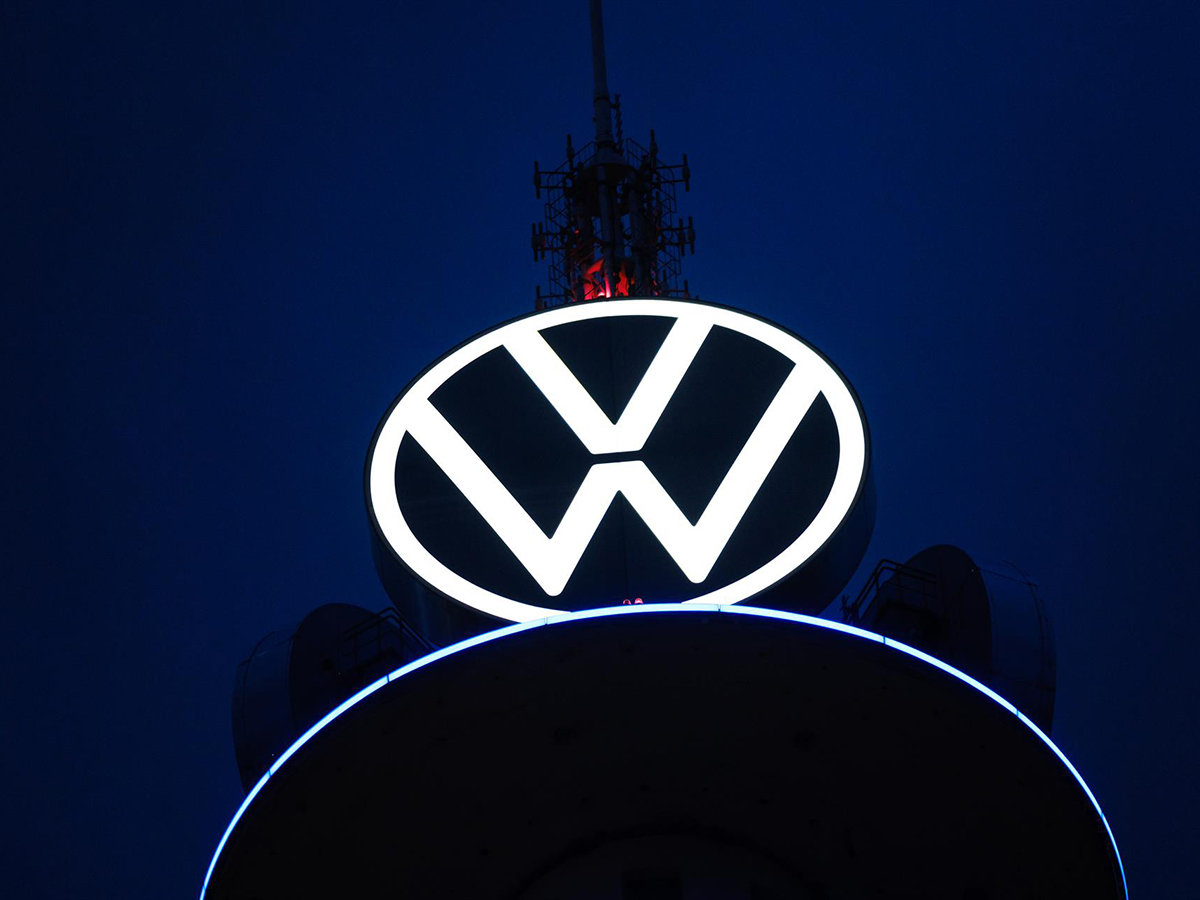 Volkswagen invertirá 15.000 millones en fábricas de baterías