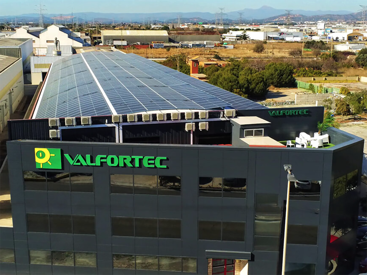 Bankinter y Cesce respaldan la actividad fotovoltaica de Valfortec en Japón