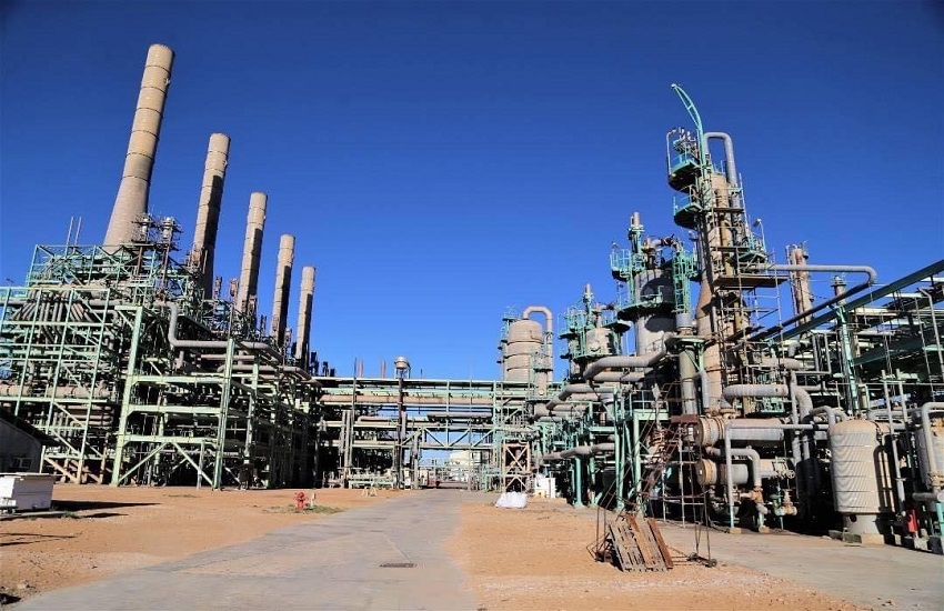 La mayor refinería de Libia retoma su actividad tras 12 años de cierre