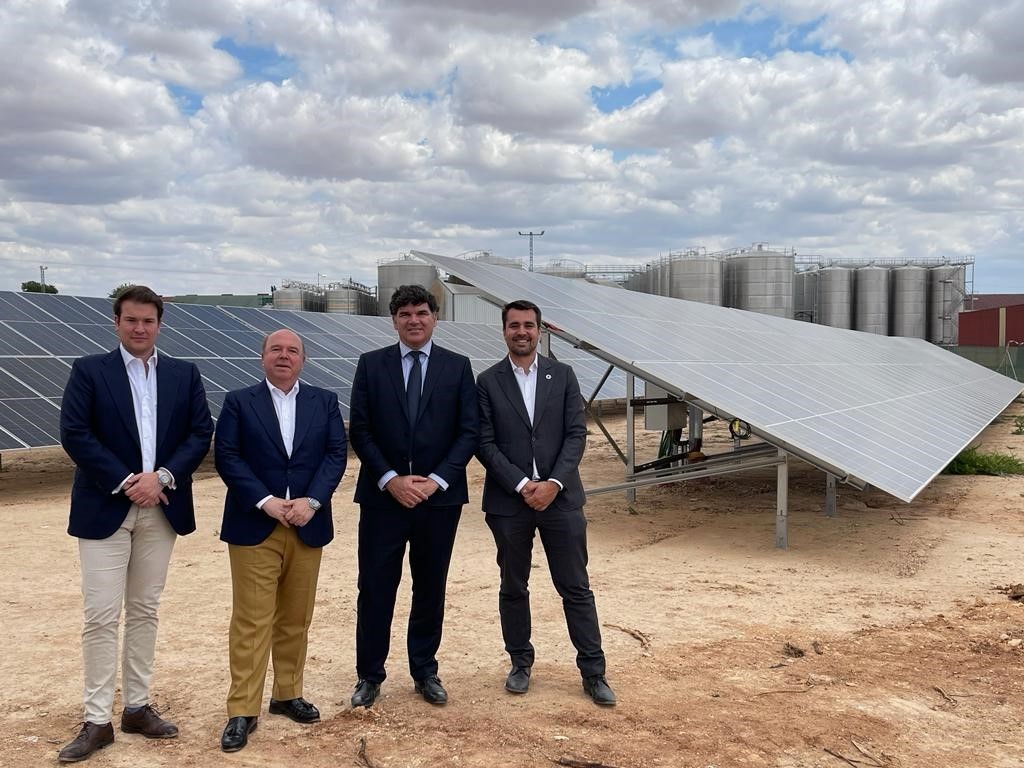 Bodegas Fontana producirá vino con energía solar de la mano de Endesa X