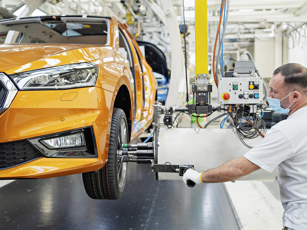 La producción de vehículos en España crece un 15,7% en el primer cuatrimestre, hasta 831.984 unidades