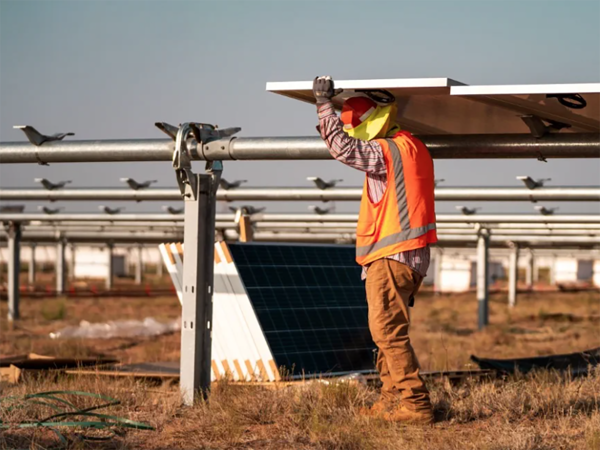Orsted se compromete a reciclar todos sus paneles solares