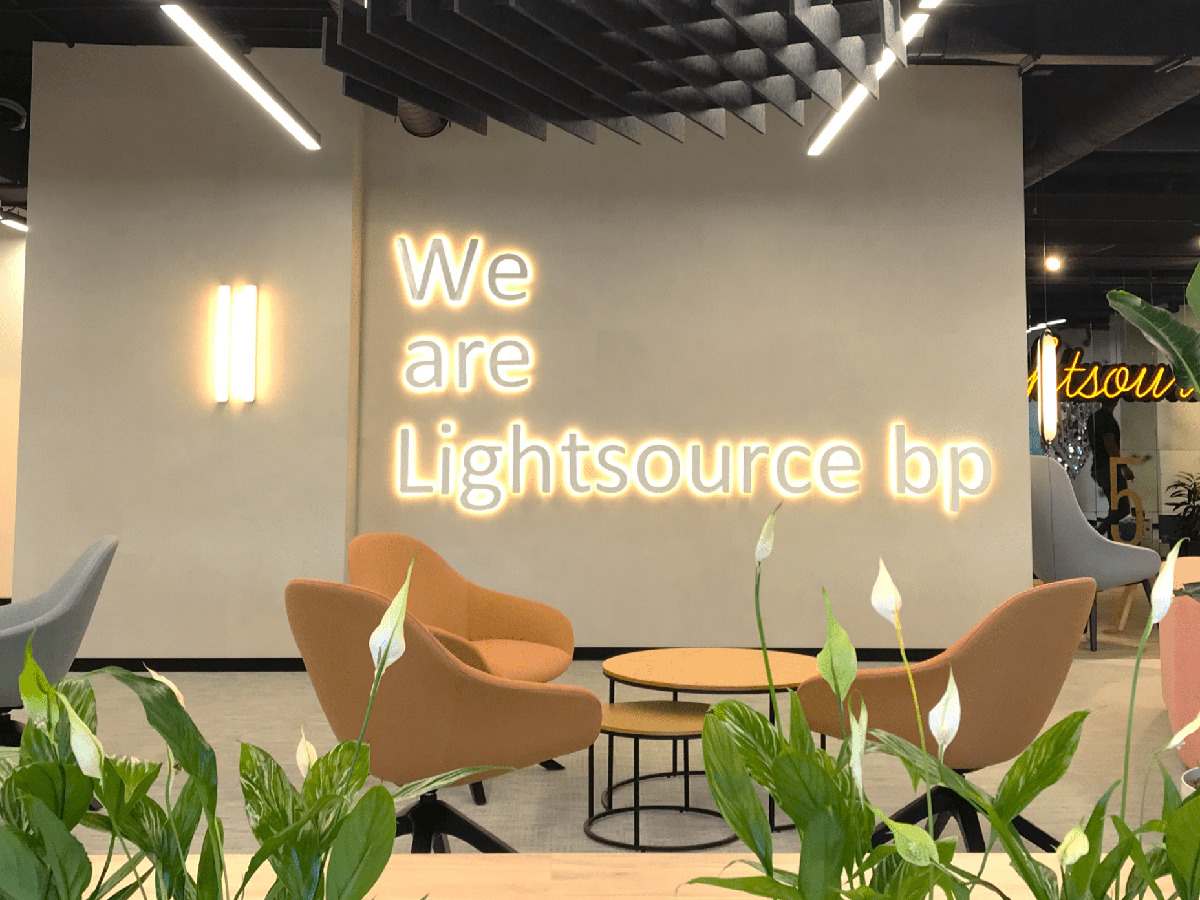 Lightsource bp inaugura su nueva sede en España