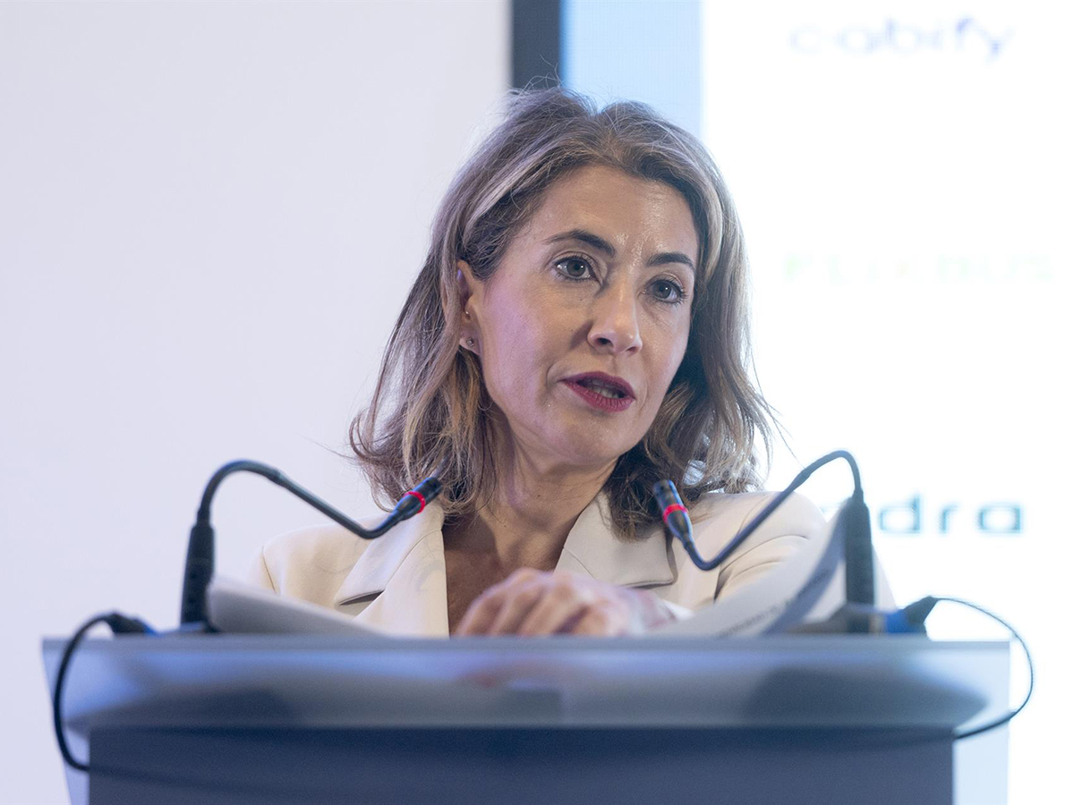 Raquel Sánchez insta a las comunidades autónomas a mantener las subvenciones al transporte público