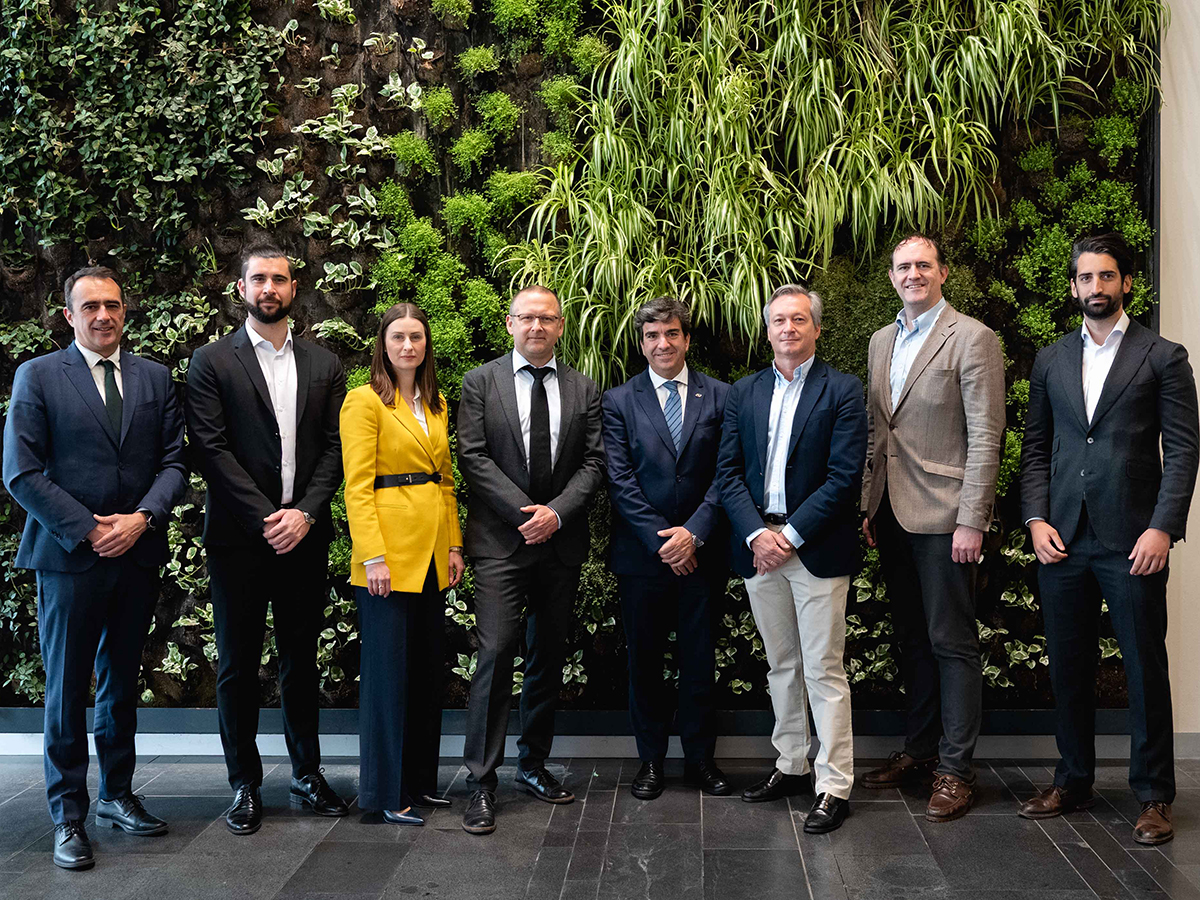 Repsol, Ørsted y la Autoridad Portuaria de A Coruña se alían para apoyar la industria eólica marina flotante