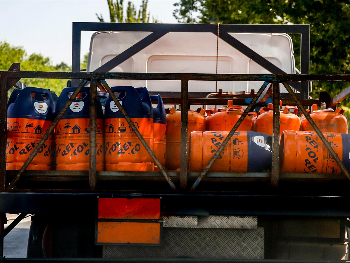 La bombona de butano baja un 5% a partir de este martes, hasta los 15,18 euros