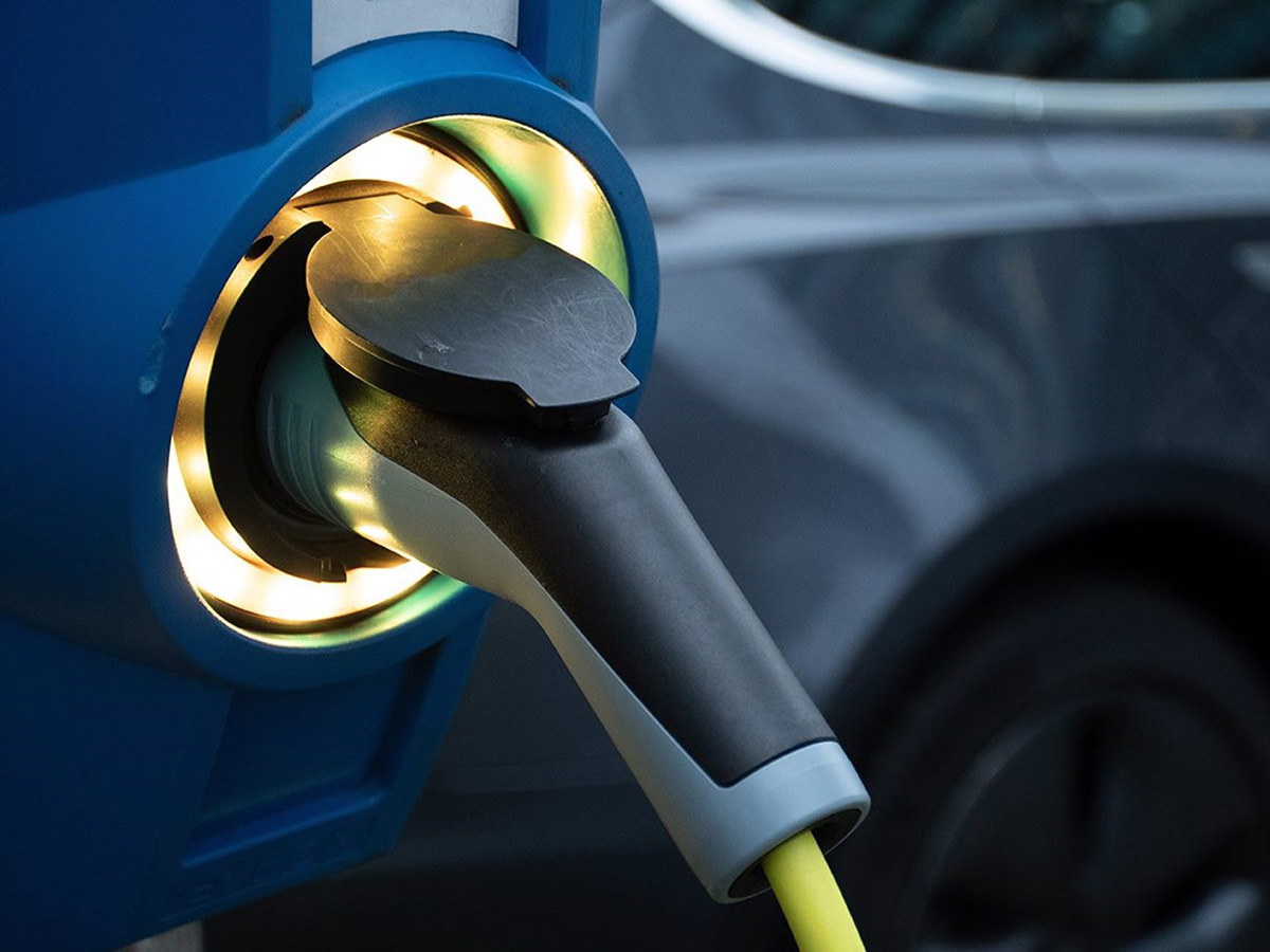 Ferrovial instala 11 puntos de recarga para coches eléctricos en Torrejón de Ardoz (Madrid)