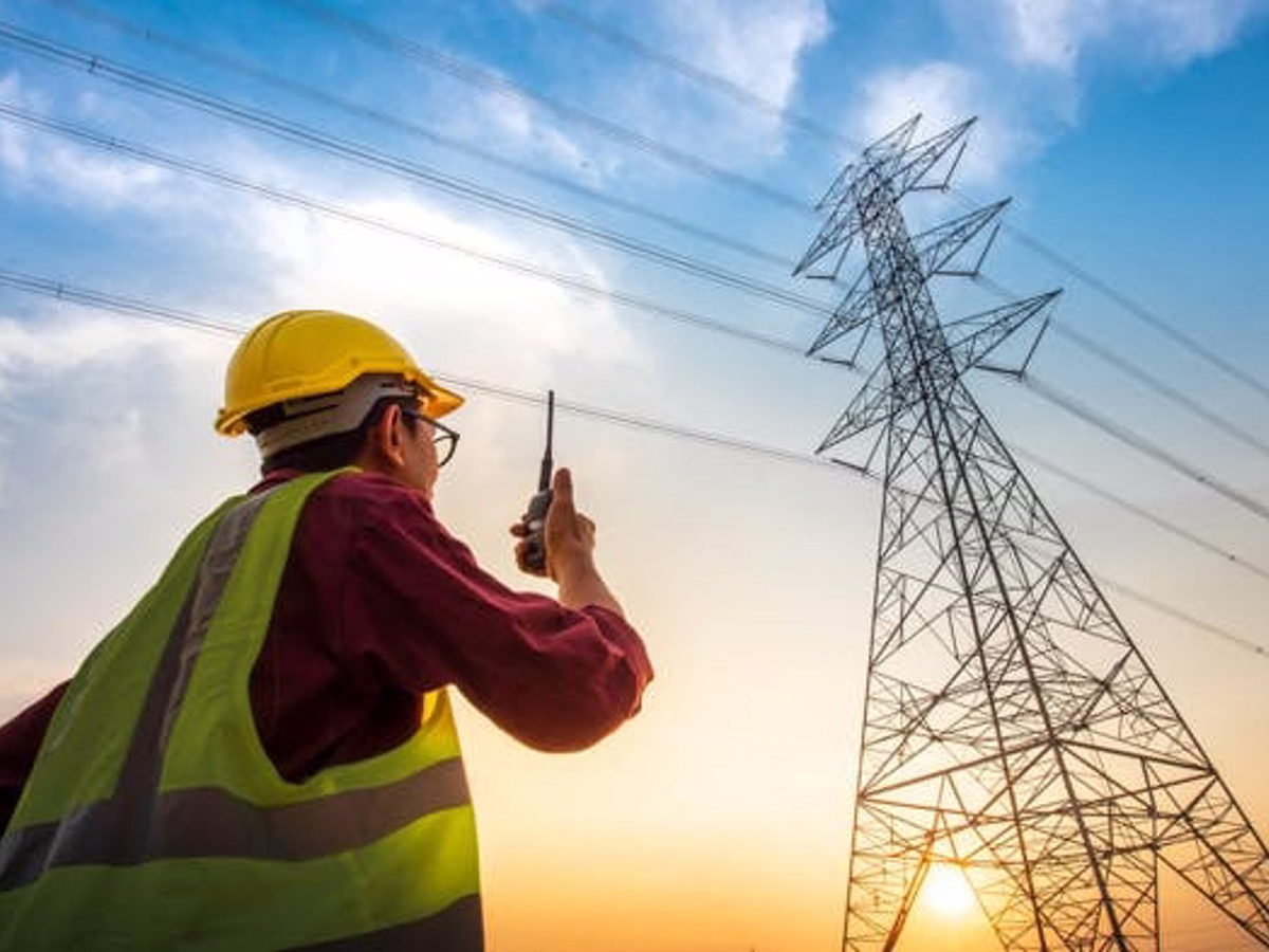 Trabajador de Grupo Energía Bogotá (GEB). 