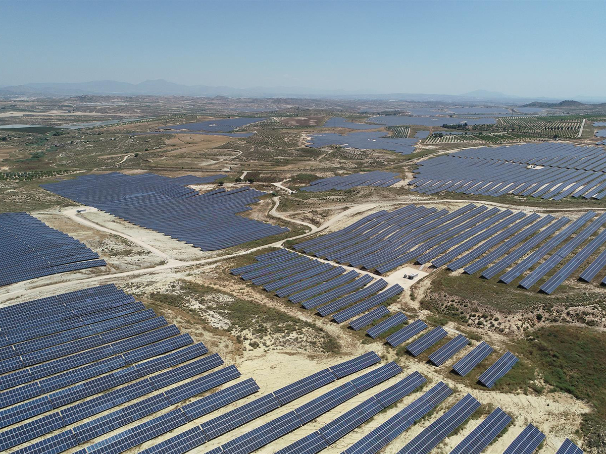 Qualitas Energy cierra una refinanciación de 280 millones para la planta solar de Mula (Murcia)