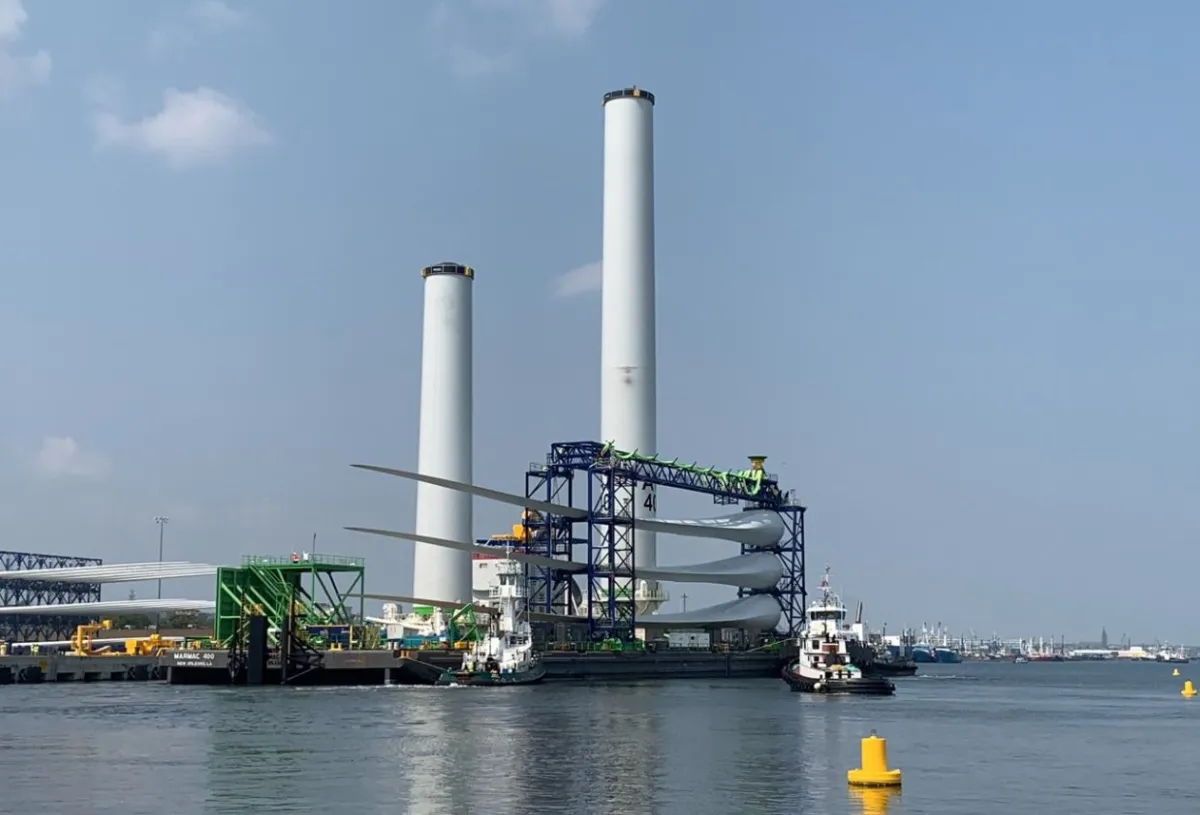 La primera turbina zarpa hacia el emplazamiento del proyecto Vineyard Wind de Iberdrola