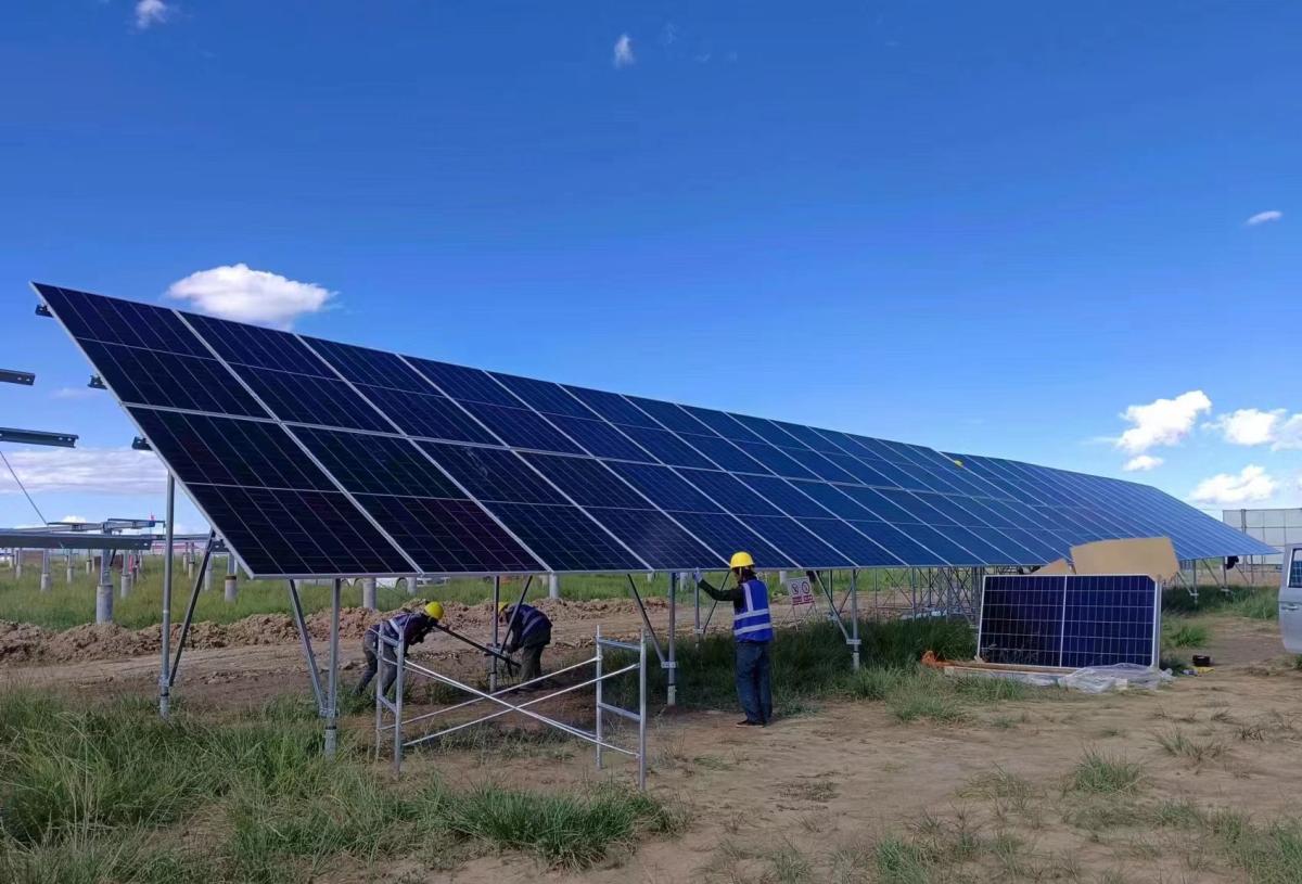 Trina Solar equipa con sus paneles de 700W una de las mayores plantas fotovoltaicas del desierto en China