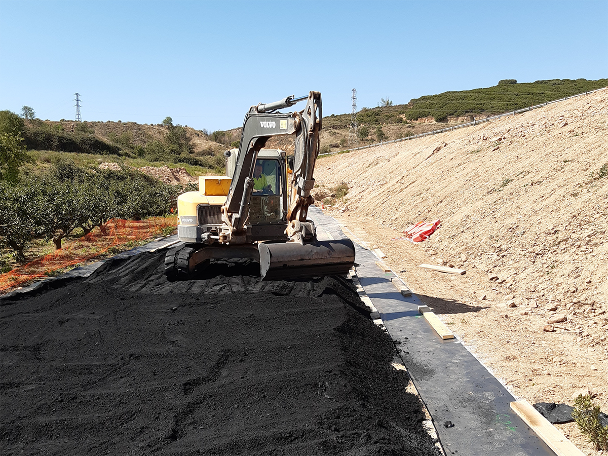 Acciona y Acciona Energía reutilizan escorias de biomasa en los trabajos de construcción de la A-68