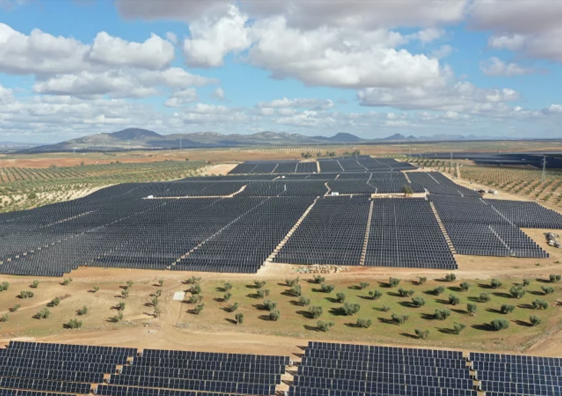 FRV suministrará energía a Amazon de cinco plantas fotovoltaicas en España