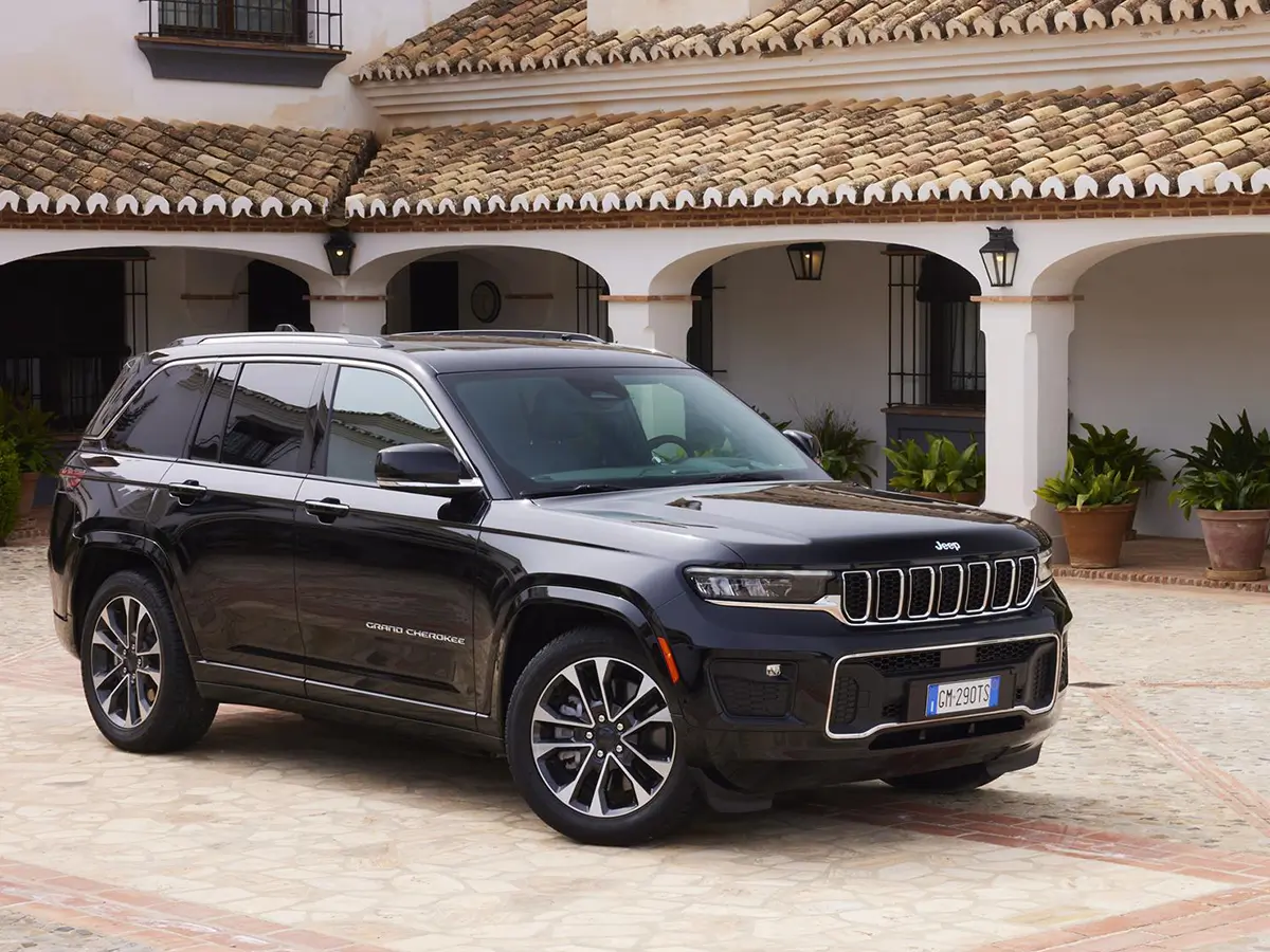 Jeep lanza el nuevo Grand Cherokee, con motor híbrido enchufable 4xe desde 83.250 euros