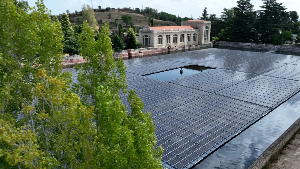 Madrid estrena su primera planta fotovoltaica flotante