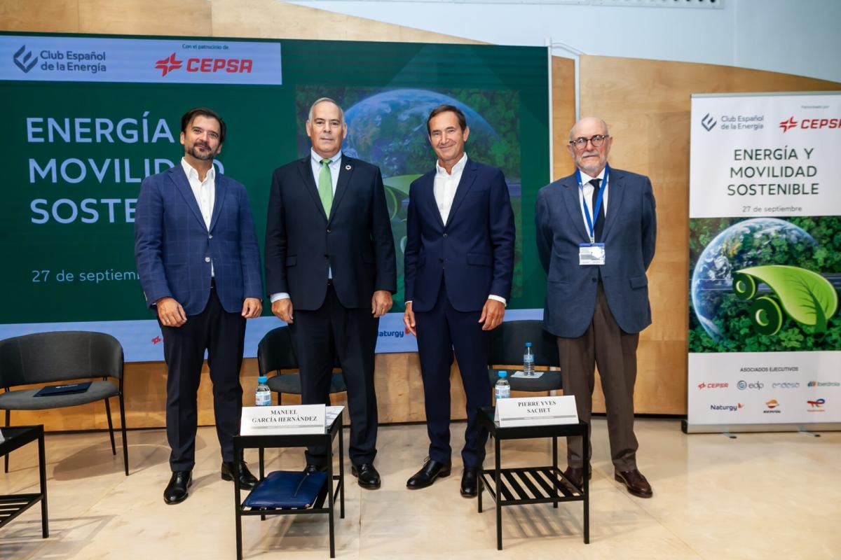 Las energéticas piden facilidades en los procesos para instalar puntos de recarga de eléctricos