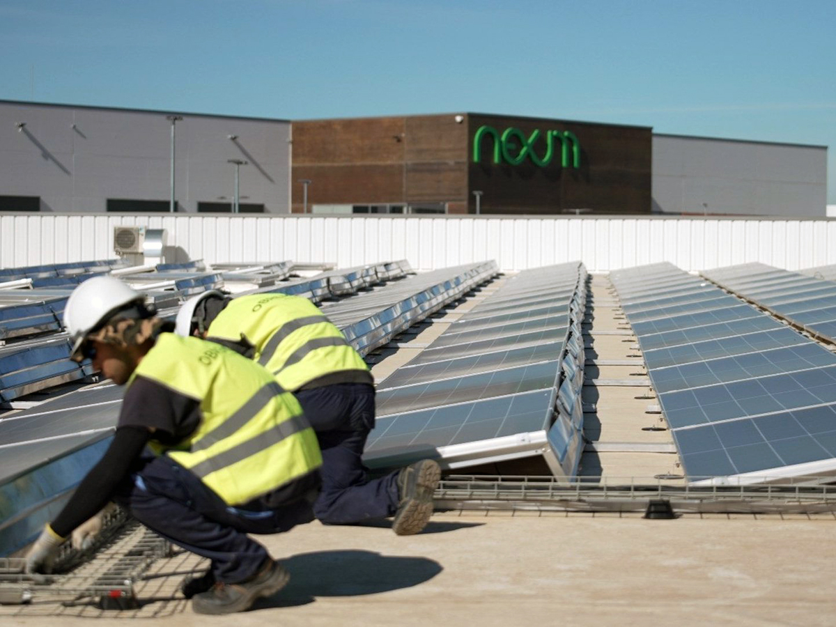 Iberdrola instala la mayor comunidad solar de España que permitirá a 1.100 familias reducir su factura