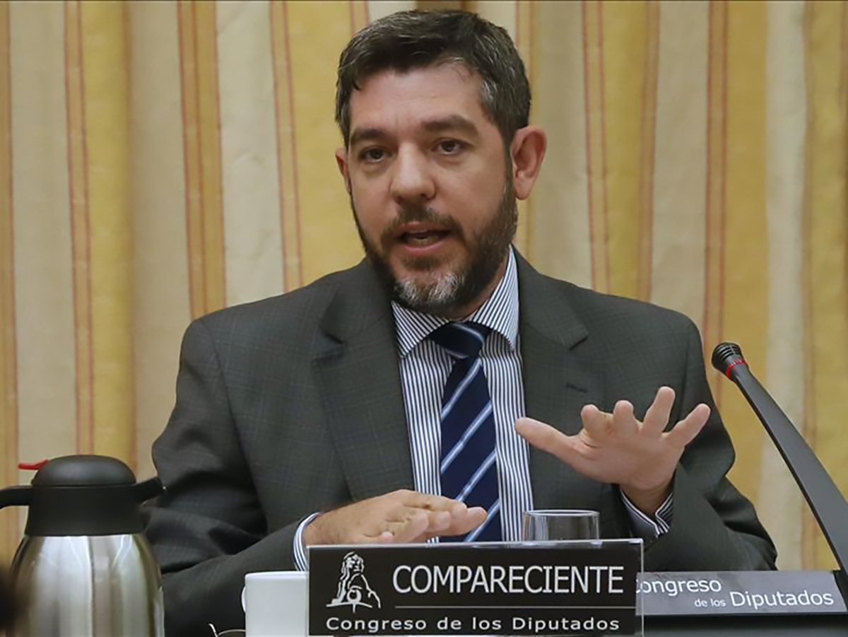El exsecretario Energía Nadal niega un conflicto con las eléctricas por el alza de la luz en diciembre 2013