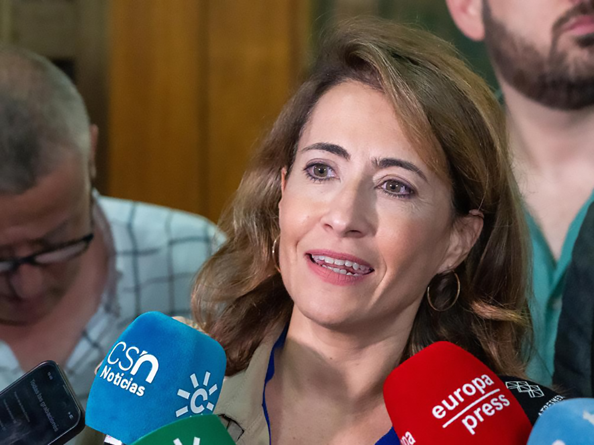 Raquel Sánchez confirma la intención del Gobierno de mantener los descuentos al transporte en 2024